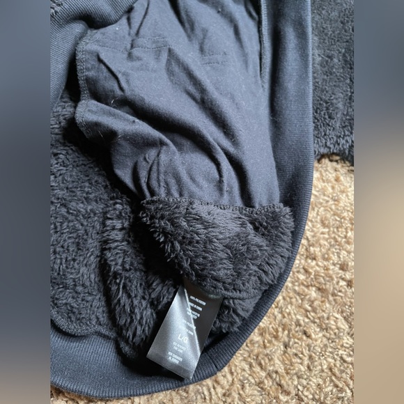 Fuzzy Pullover - Picture 5 of 7